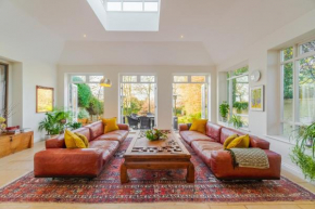 Stunning 6-bedroom countryside home